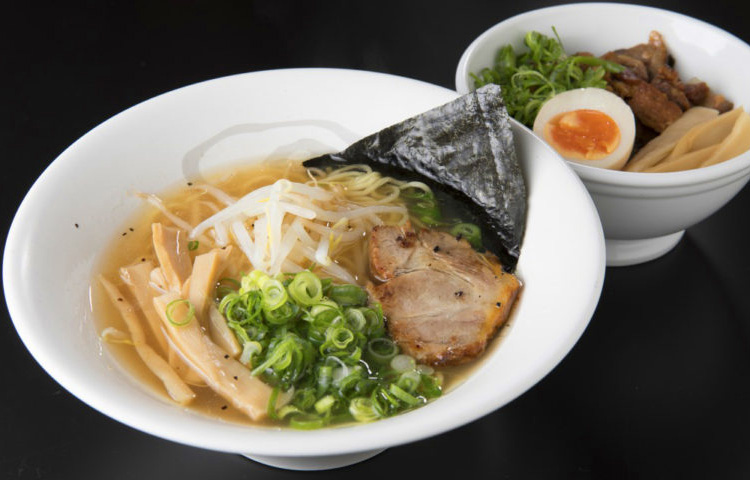 牛骨ラーメン しょうゆ（極み白）